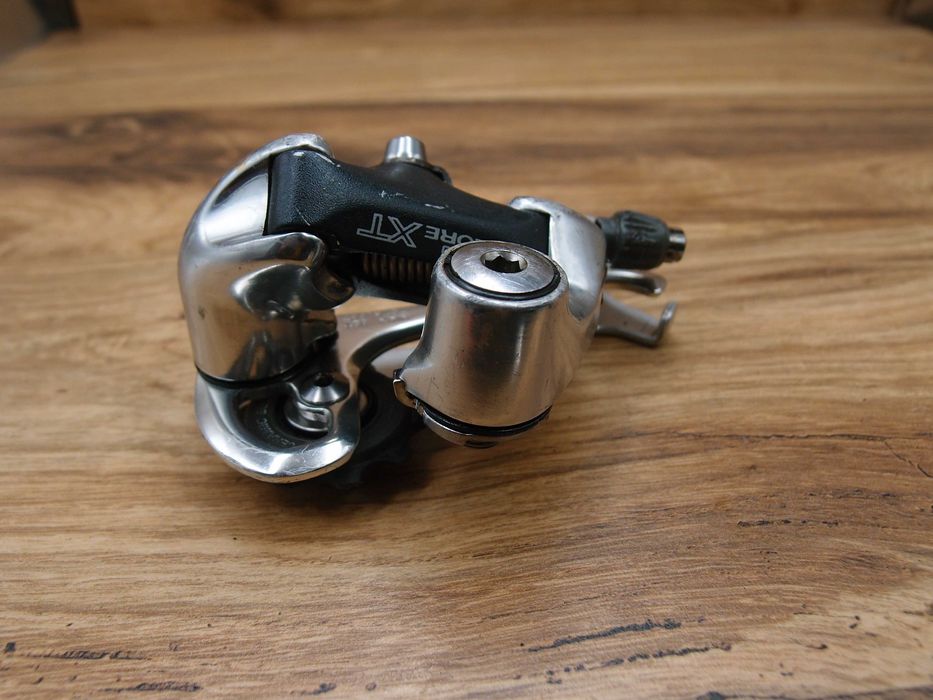 tylna przerzutka Shimano Deore XT RD-M739 średni wózek 8 rzędów retro