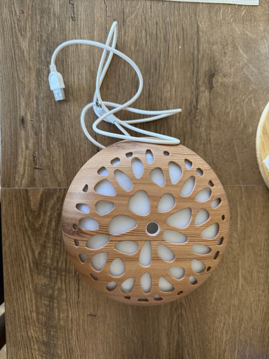 Nawilżacz powietrza / dyfuzor zapachowy LED USB – imitacja drewna