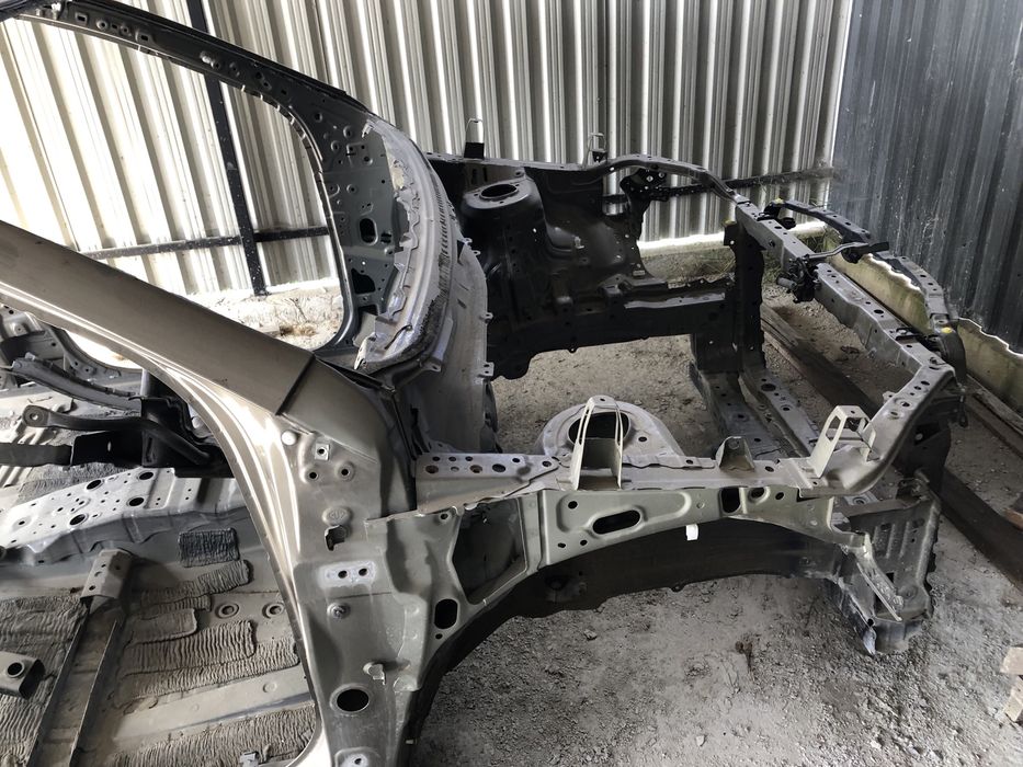 Кузов Rav 4 2016-19 кузовні деталі Ланжерон порог криша задня четверть