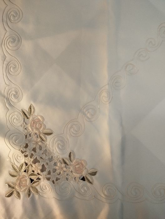 Bardzo ładny nowy obrus