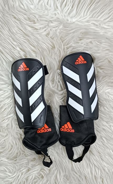 Щитки оригінальні Adidas