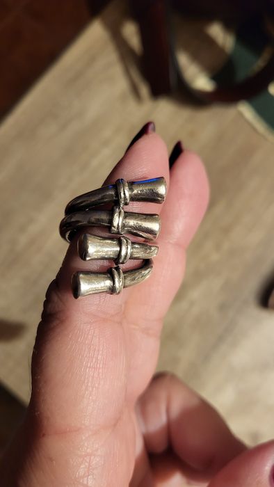 Diversos aneis em prata (contrastada)