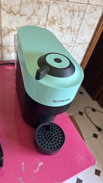 Vendo Maquinha de cafe Nespresso
