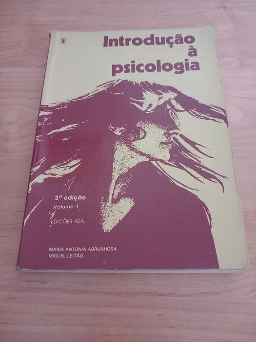 Livro antigo - introdução a psicologia