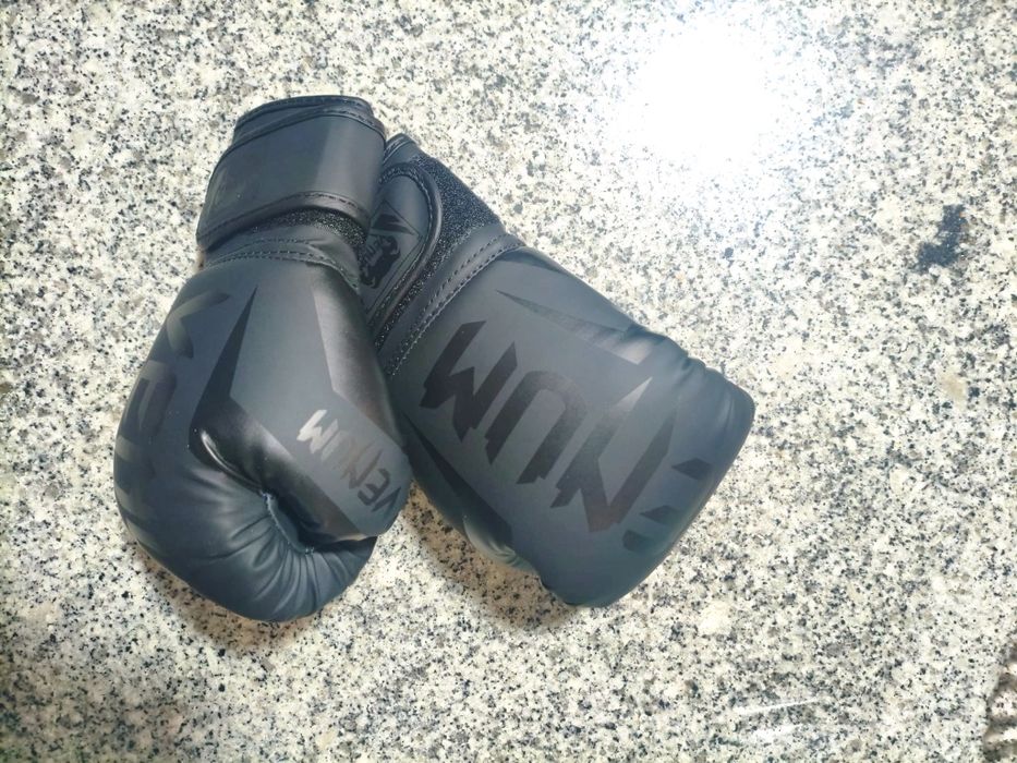 Luvas de Boxe Venum Challenger 2.0 para criança/adulto