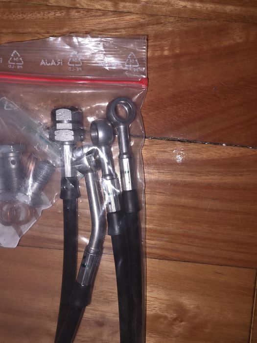 Tubos flexíveis de travão