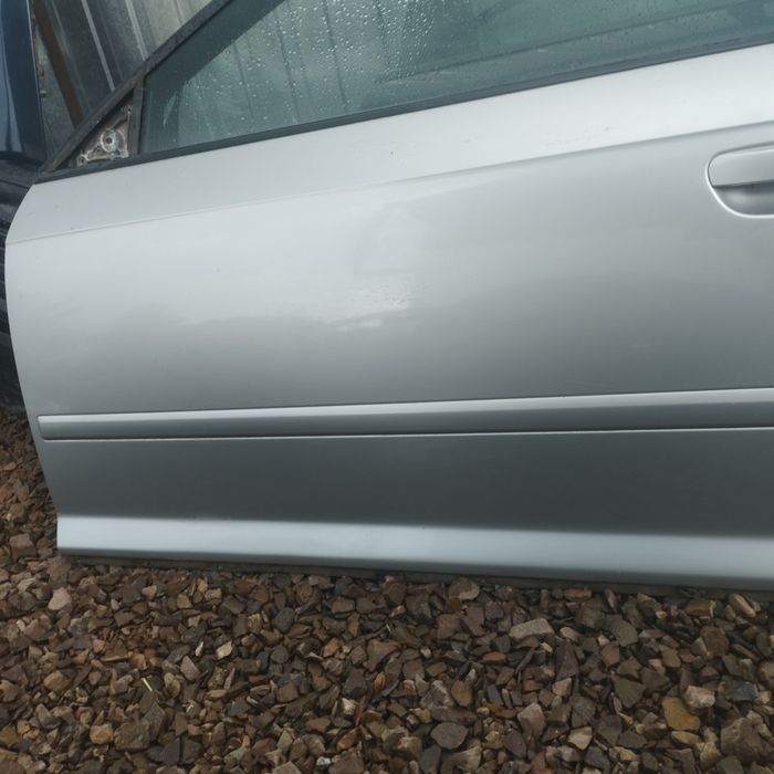 Audi a3 8p drzwi przód lewe 3 drzwiowa  kompletne ly7w europa