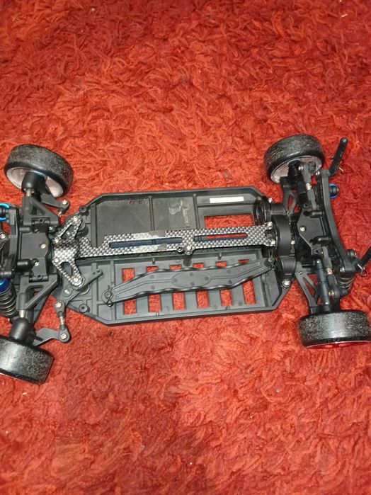 Vendo chassi novo hsp com pneus de drift  e com body