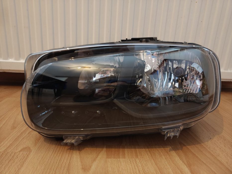 Citroen Berlingo Multispace lampa lewa