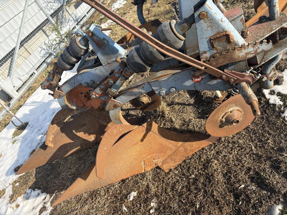 Pługi overum kverneland