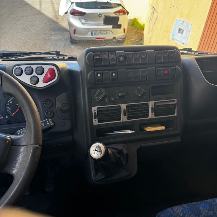 Iveco Euro Cargo em ótimo estado.