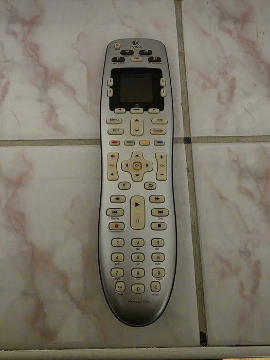 Pilot Uniwersalny Logitech Harmony 600