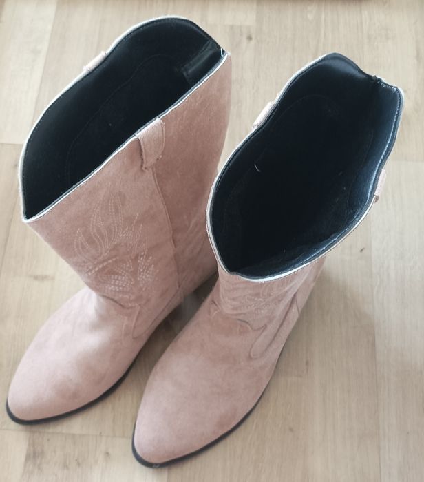 Botas cano alto beje