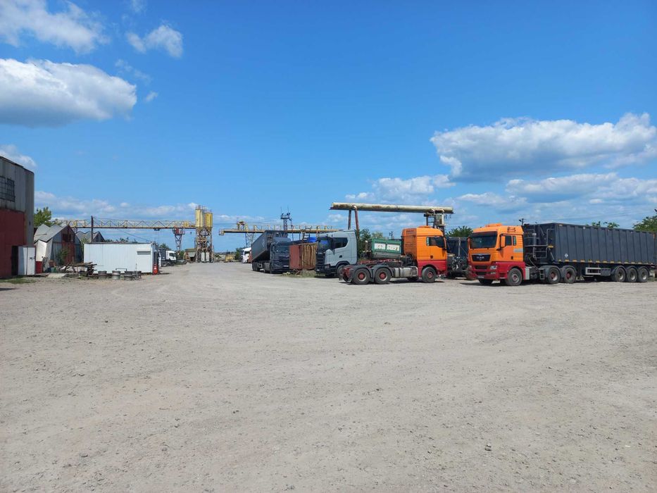 Лицензированную  организация с производственной и ремонтной базой