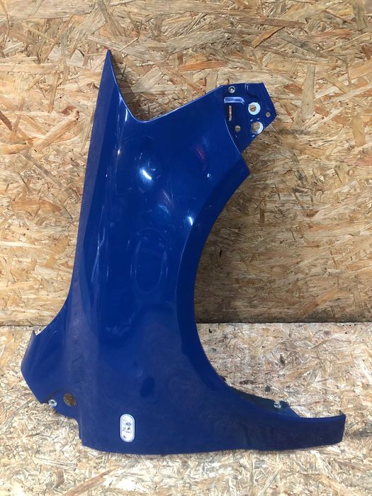 Błotnik przedni prawy Vw Polo Fox