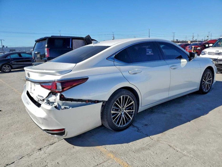 Lexus ES 300H Base 2024