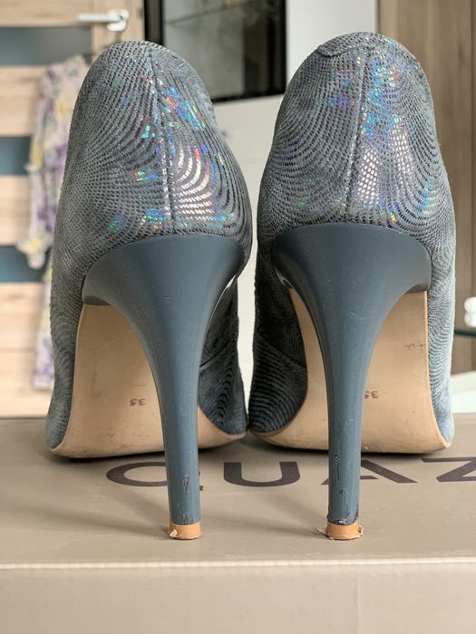 Połyskujące Szpilki Quazi 35