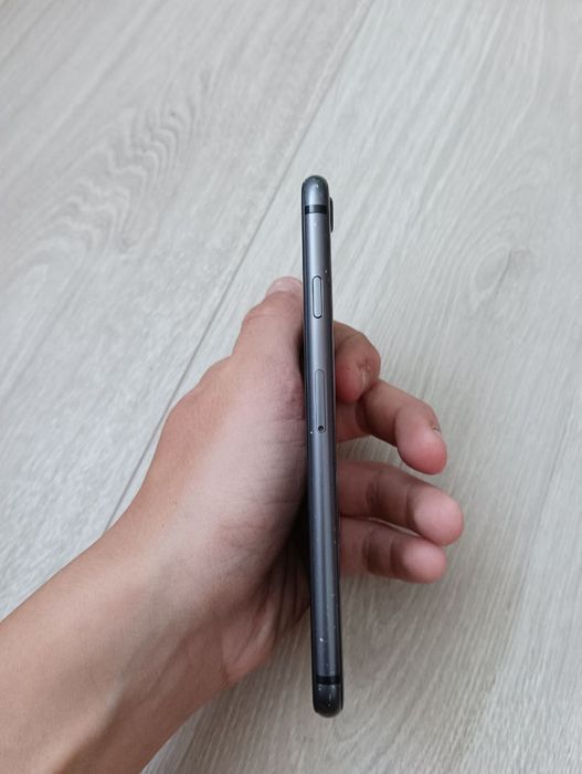 Продам айфон 8 64гб