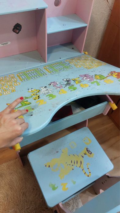 Парта дитяча зі стільчиком