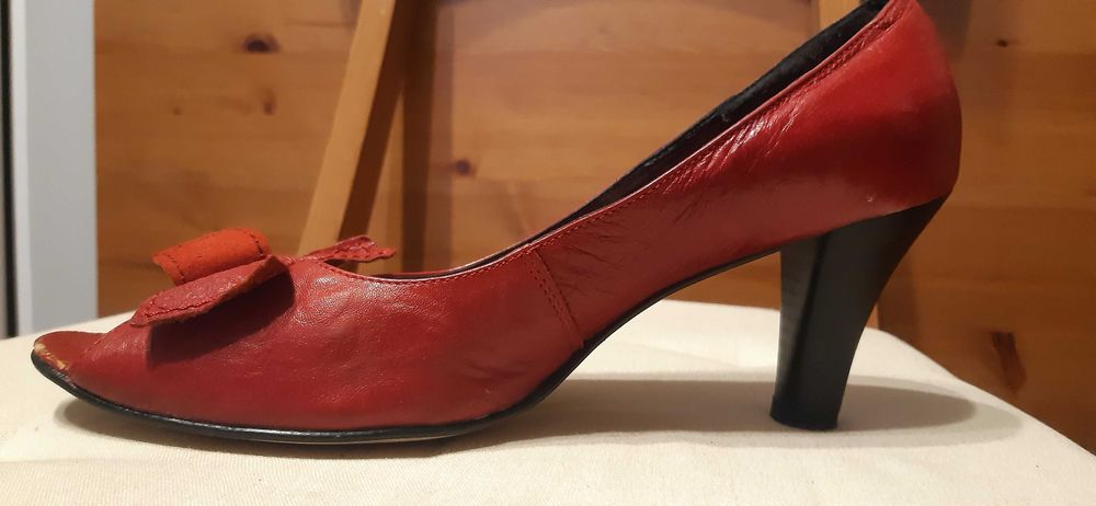 Eleganckie czółenka - naturalna skóra! r. 39/40