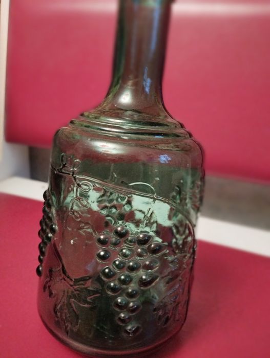 Графин времён СССР без сколов и без пробки цена75 гр высота 26см емк