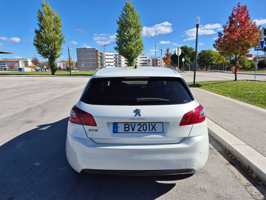 Peugeot 308 1.2 110cv
