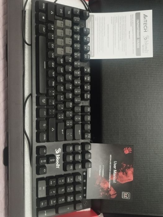 Клавиатура і колонки