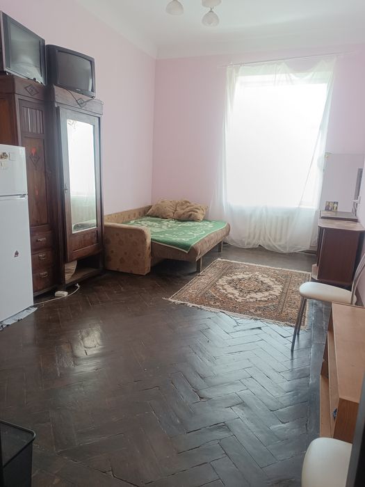 Сдам  гостиночку рядом метро Центральный рынок