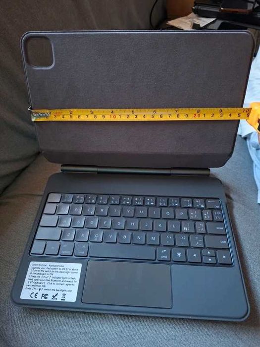 Capa Teclado Magnética Flutuante para iPad Air 10.9" / 11" e Pro 11" - Nova