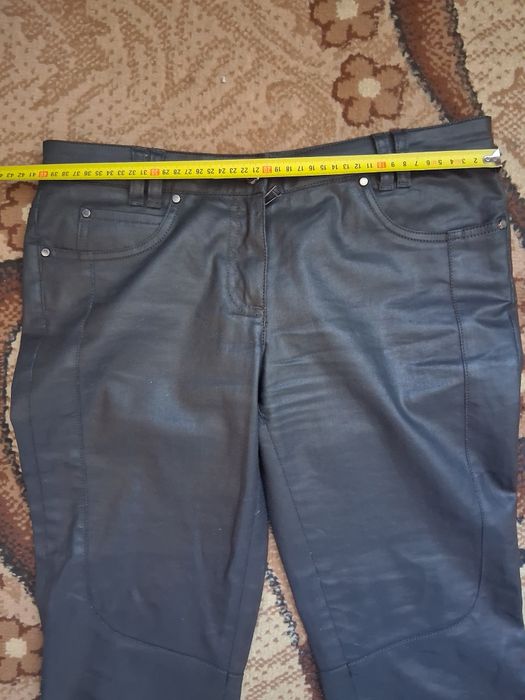 Spodnie damskie fajne.