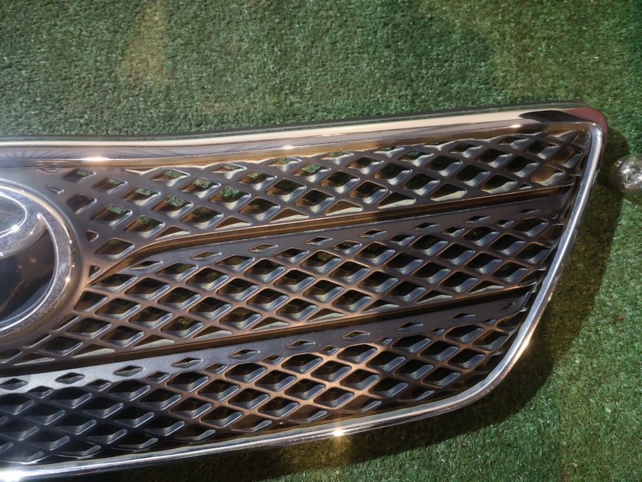 Toyota Corolla E12 atrapa gril