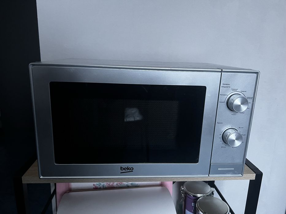 Мікрохвильовка Beko у чудовому стані