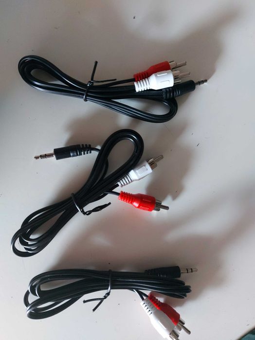 RCA and 3.5 mm audio cables64750999989763120