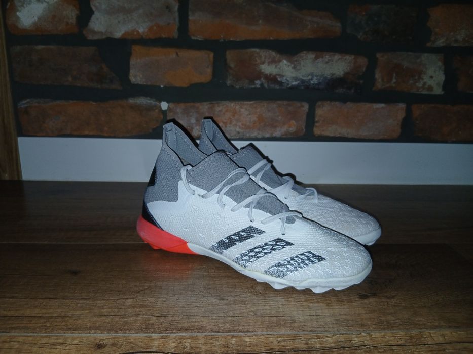 Turfy adidas Predator Freak.3