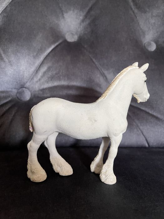 Продам фигурку лошади Schleich