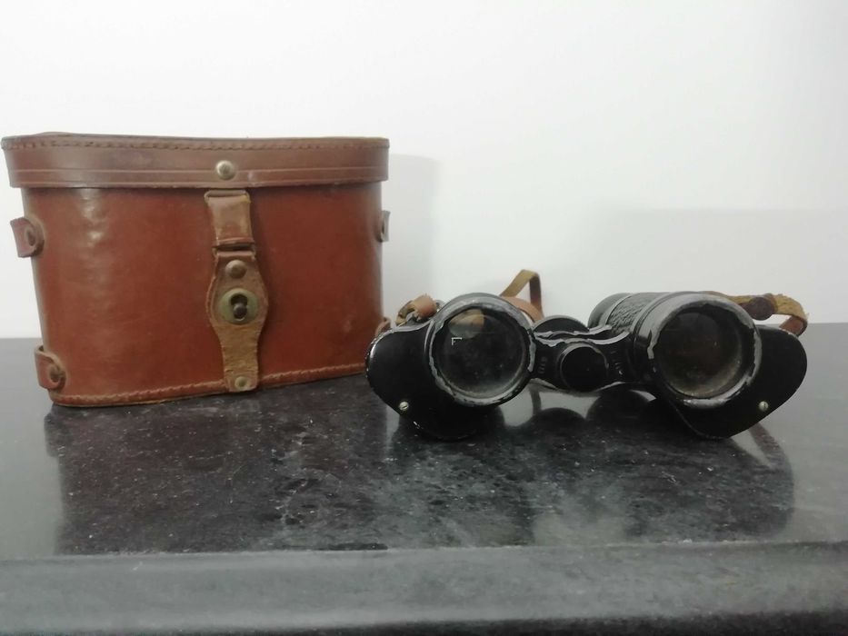 Binóculos antigos com estojo em pele