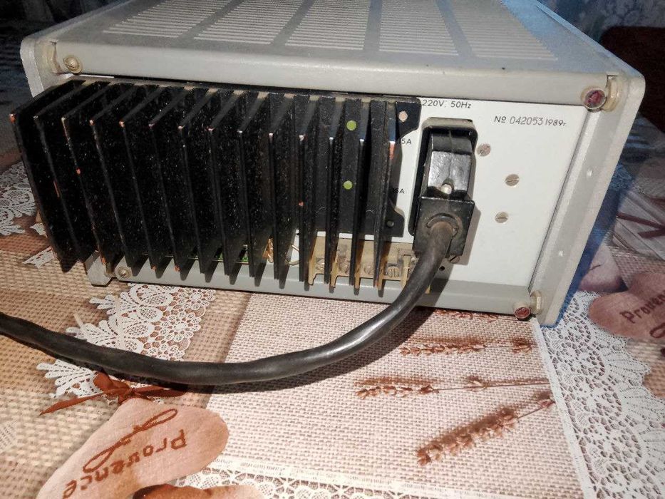 Продам лабораторне джерело живлення постійного струму Б5-47