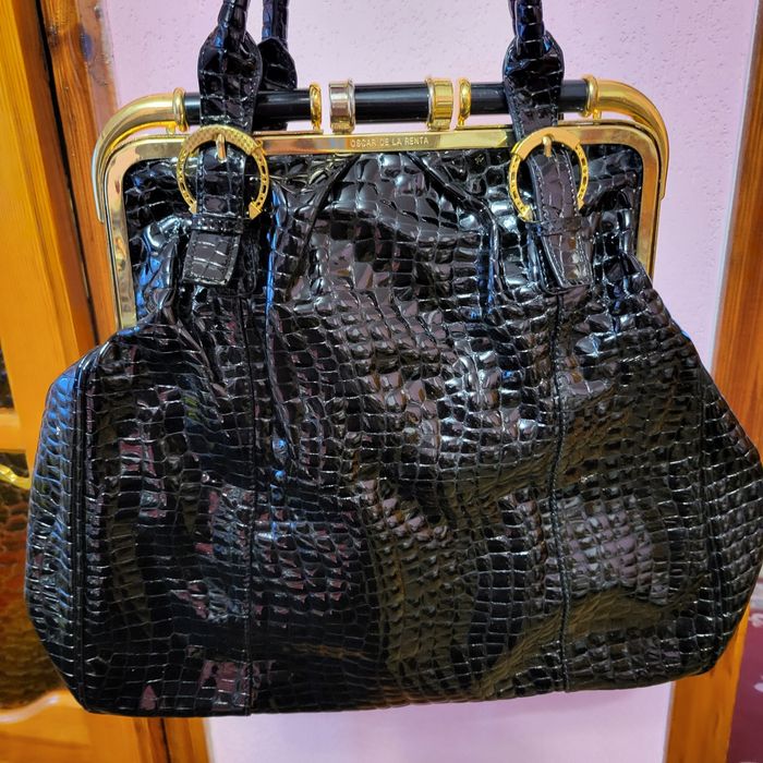 Лаковая сумка Oscar De La Renta