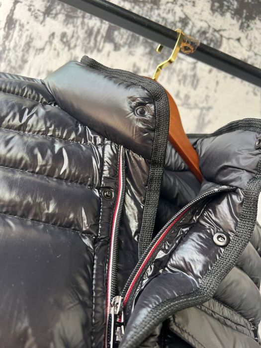 PRADA жилетка мужская черная белая унисекс пуховик