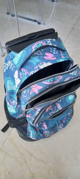 TROLLEY TOTTO PARA MENINA em muito bom estado.