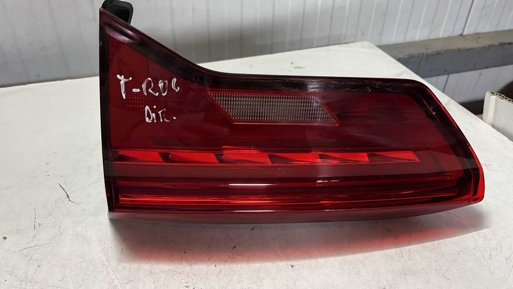 Farolim da mala em LED Direito  Original VW T-ROC (A11)