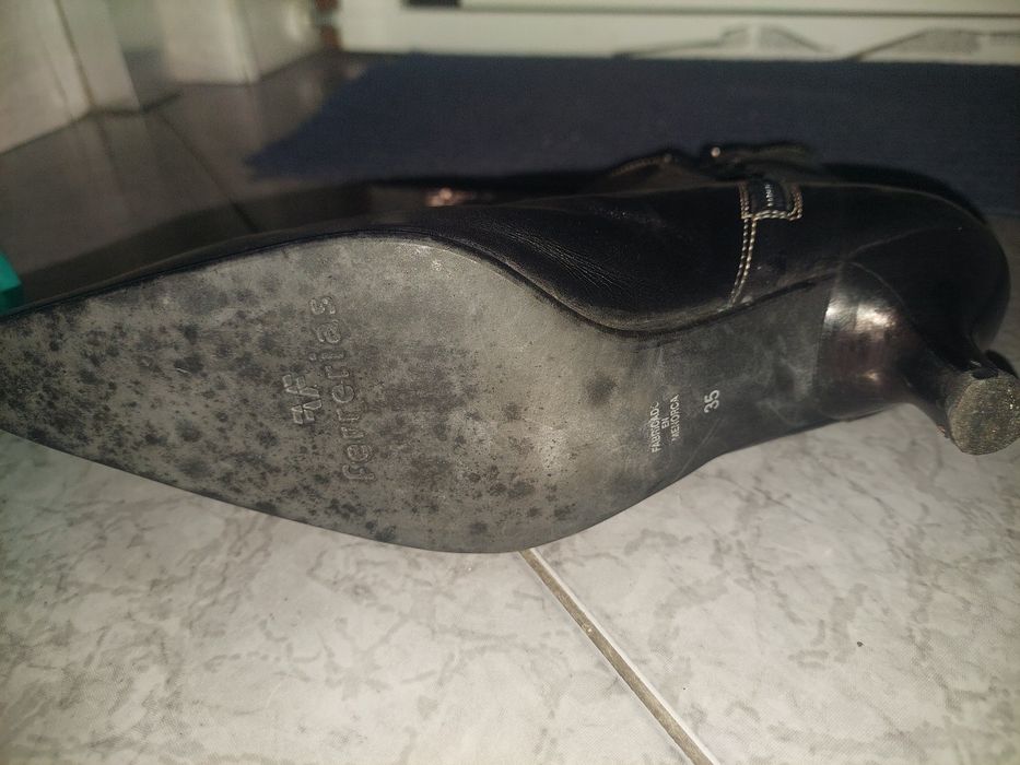 Botins pretos como novos