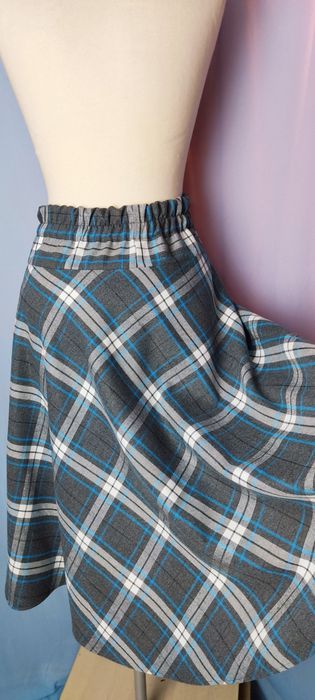 Spódnica  nowa cieplejsza  roz. uniwersalny