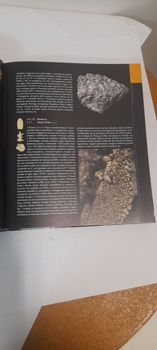 Atlas Ilustrado de Minerais e as Pedras que Curam