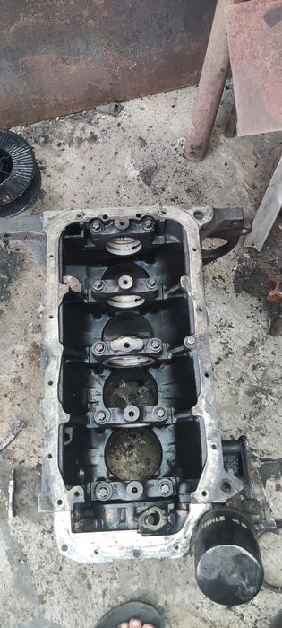 Блок двигуна Opel Vectra a 1.8