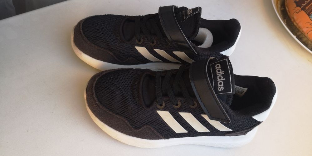 Кросівки Adidas 31 розмір, устілка 20 см