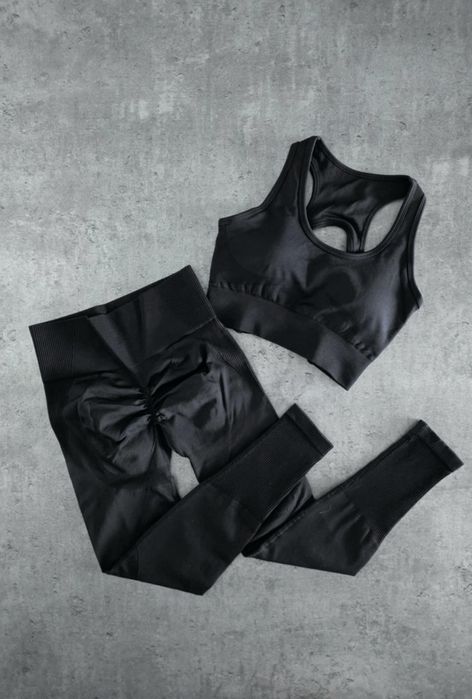 Nowy komplet sportowy damski push up