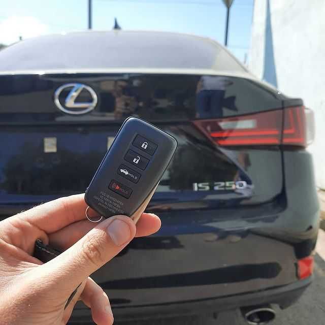 Ключ для Toyota Camry, Rav4, Highlander,Prius, Lexus, программирование