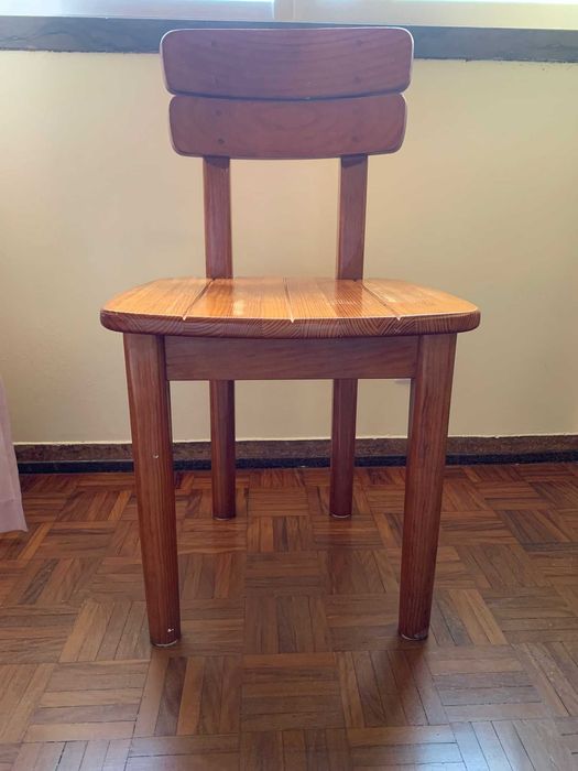 Cadeira em Madeira Maciça