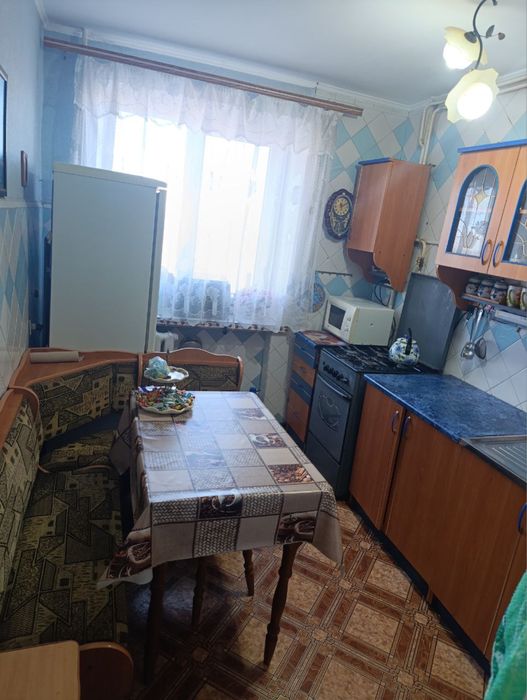 Продається 4-х кімнатна квартира в центрі міста!!